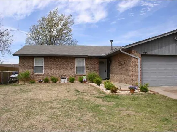 733 Briarwood Dr, Midwest City, OK 73130
