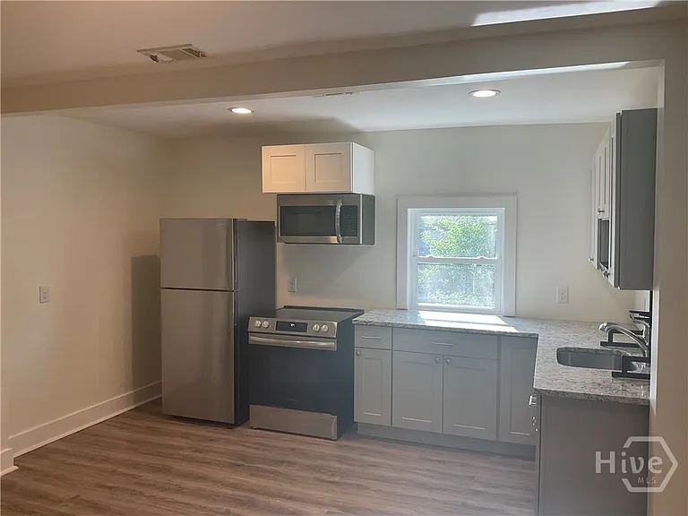 722 Waters Ave #B — Photo 8