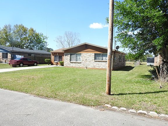 3rd image of 1720 Alfen St