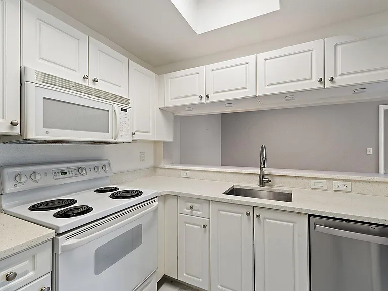 2917 Tuscany Ct #302 — Photo 12