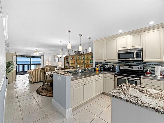 3rd image of 816 BAHIA DEL SOL DRIVE #23