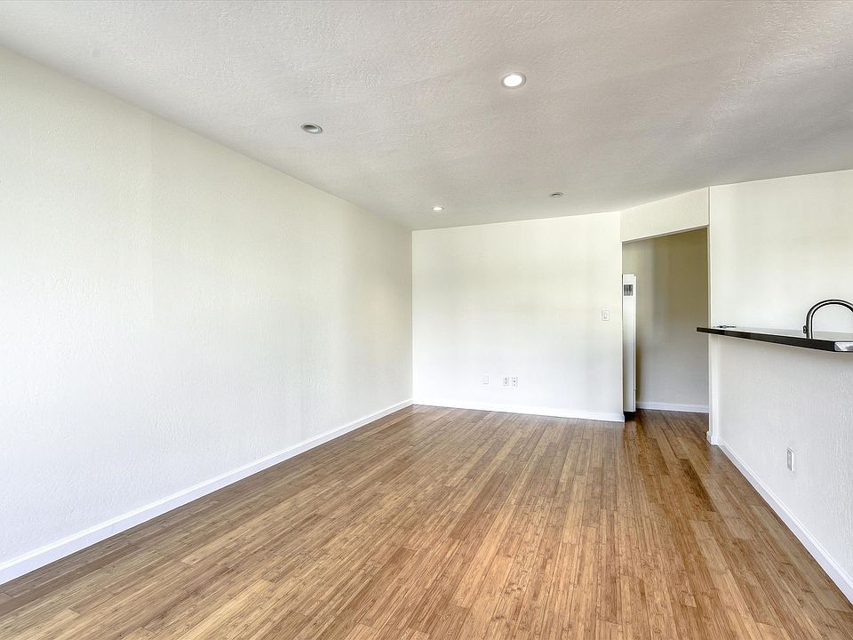 1st image of 121 Day St APT 102