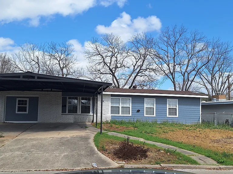 311 Ryan Dr — Photo 1