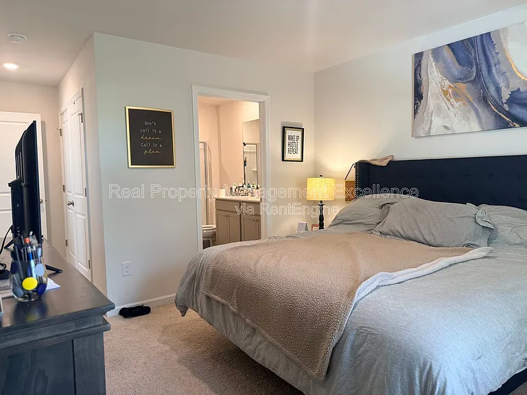 58 Sweet Meadow Rd — Photo 16
