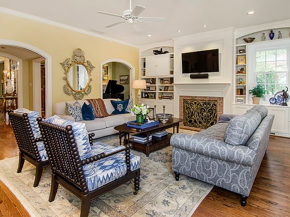 3rd image of 2281 Creekridge Dr