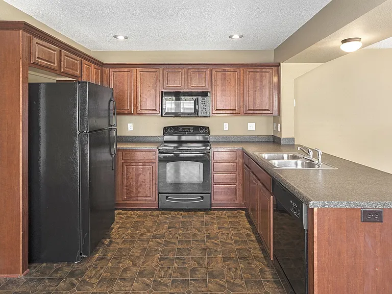 Bennington Park Townhomes — Photo 103