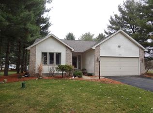 4550 Spinnaker Ln, Pleasant Lake, MI 49272
