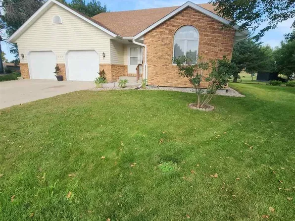 111 Hosanna Ct, Mankato, MN 56001