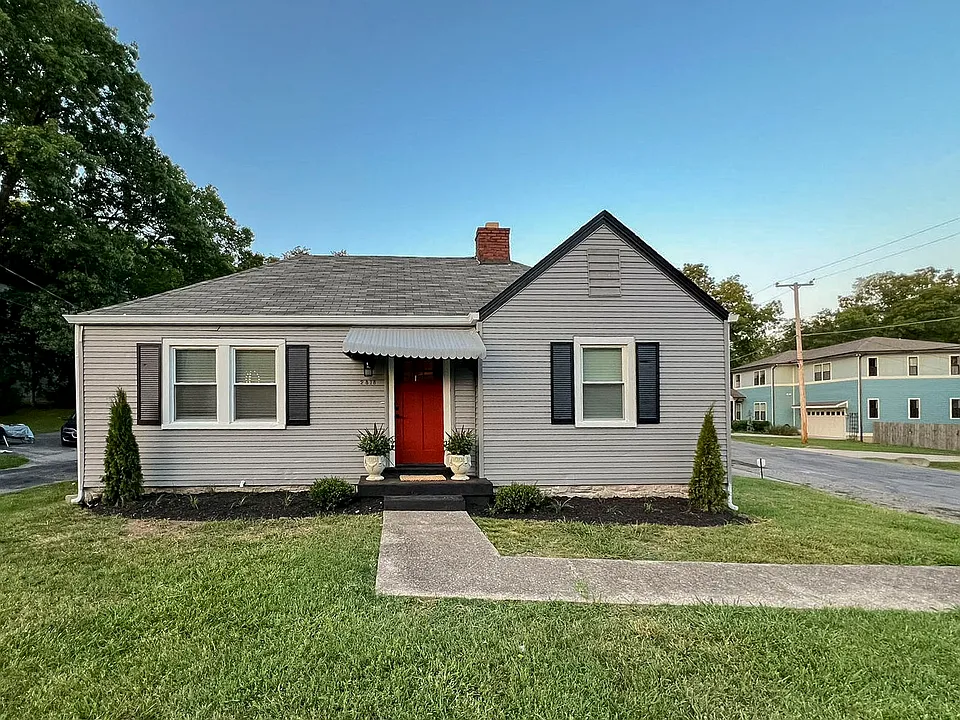 2818 Vaulx Ln