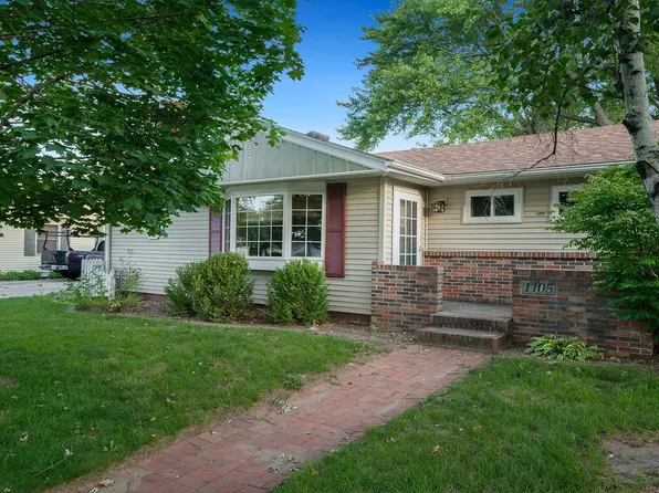 1105 Theodore St, Loves Park, IL 61111