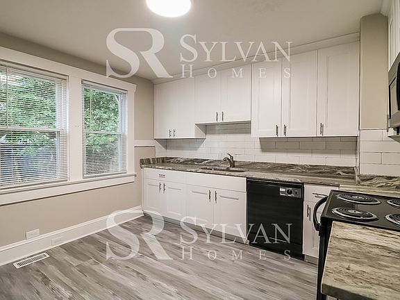 5th image of 2726 Peronne Ave #A