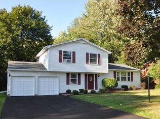 154 Blackwell Ln, Henrietta, NY 14467