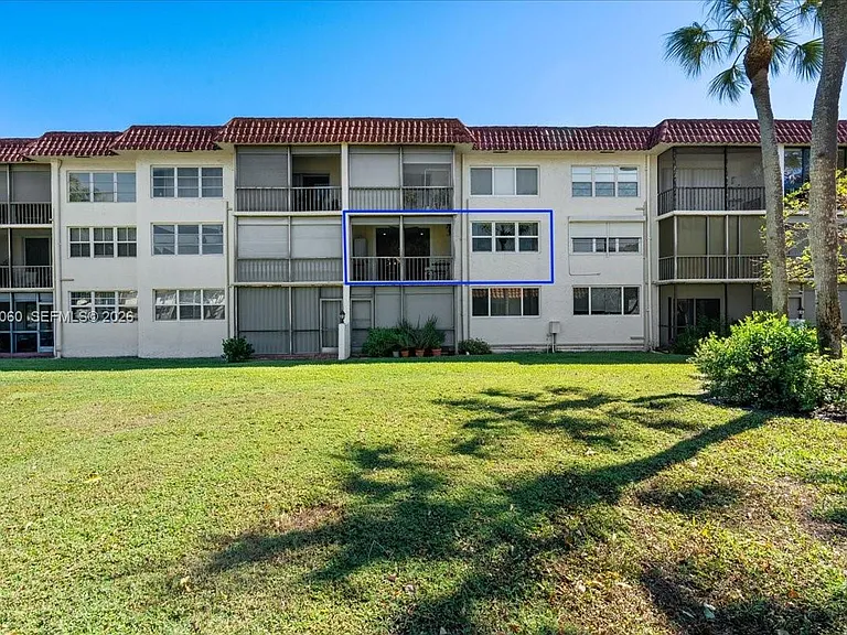 811 S Hollybrook Dr #208 — Photo 42