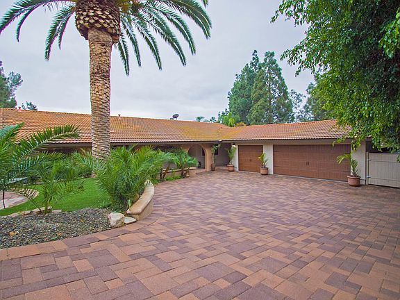 2nd image of 1641 Calle Yucca