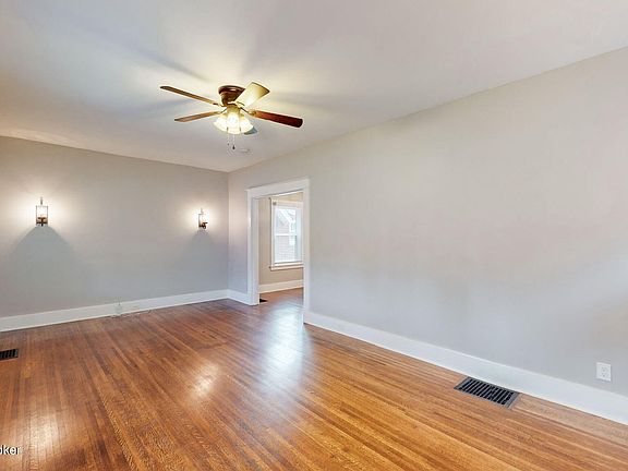 5th image of 2224 Weber Ave