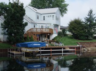 10000 Cedar Shores Dr, White Lake, MI