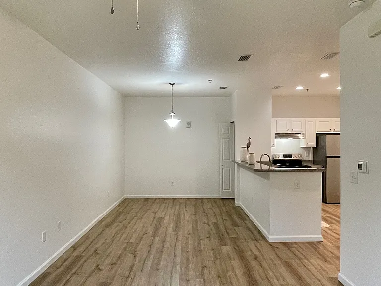 Concord Crossing Apartments — Photo 40