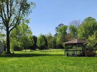 1432 Garden Farm Dr, Hixson, TN 37343