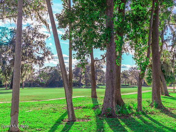 3rd image of 1011 Country Club Dr #321