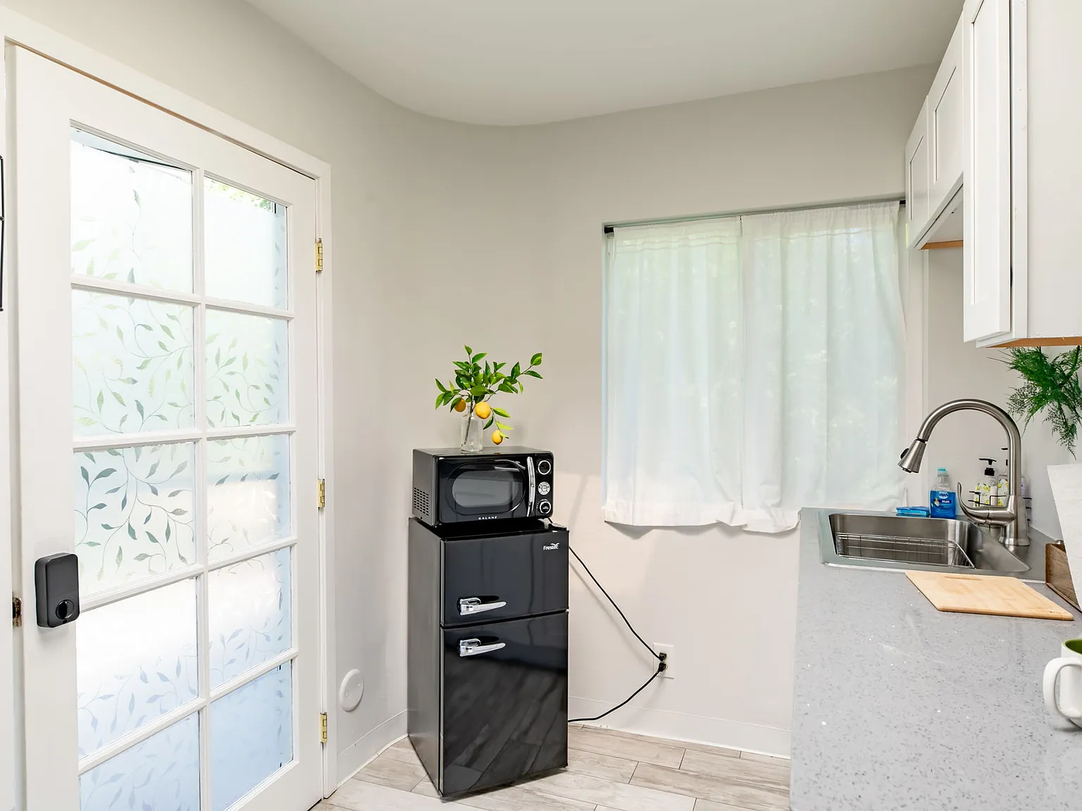 1 bed, $2,975 — Photo 2