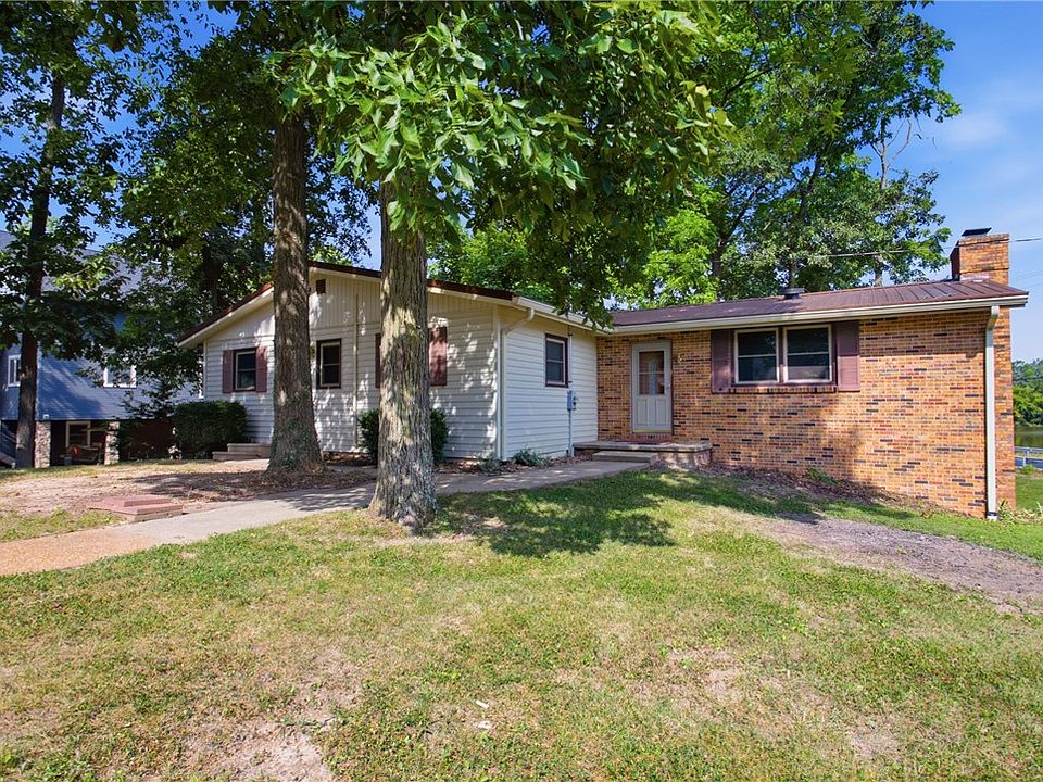 1st image of 15981 N Hillcrest Dr