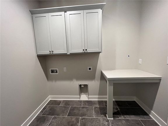 5th image of 120 Alderleaf Dr