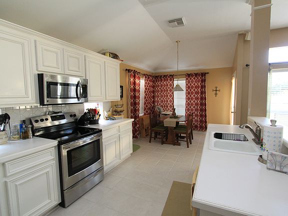 4th image of 3935 Summerfield Dr