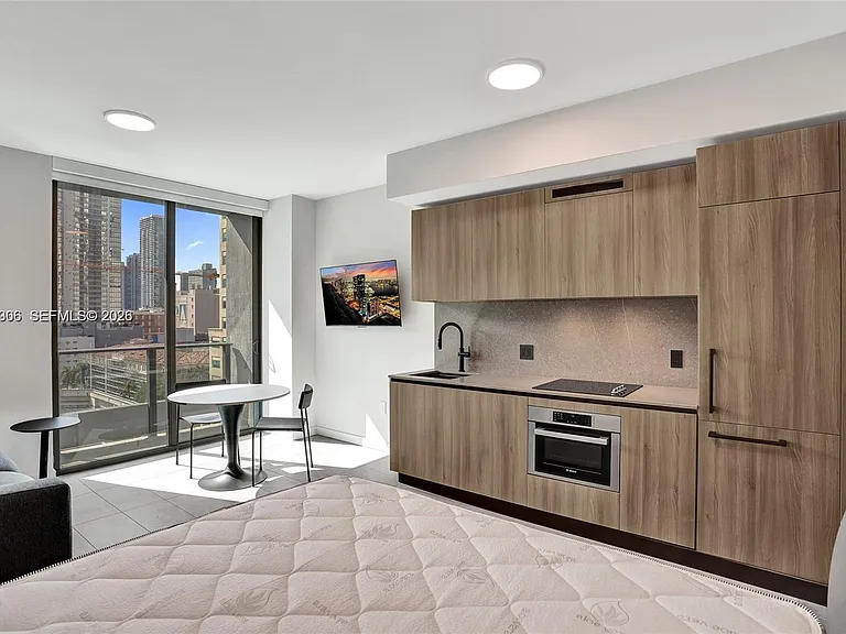 121 NE 5th St #801B — Photo 7