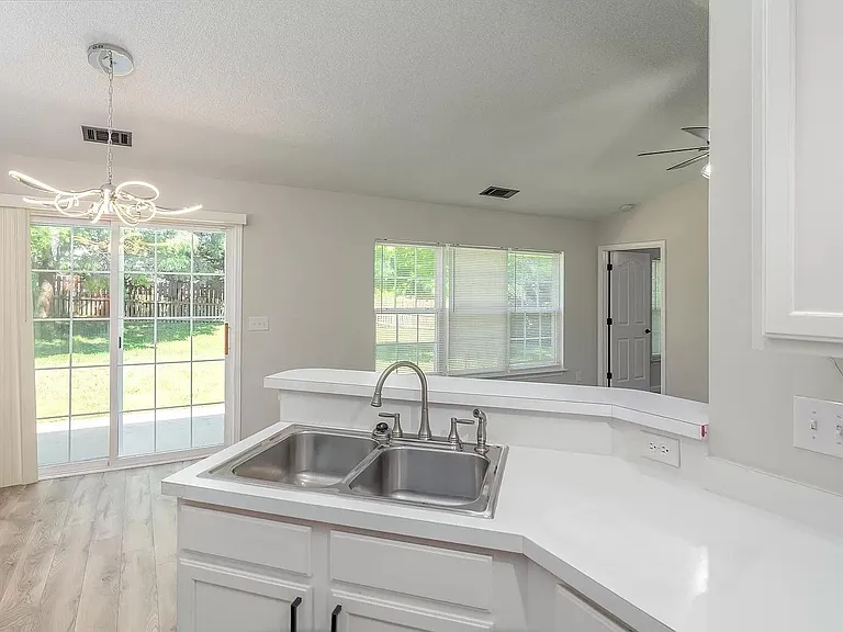 784 Waterbrook Ln — Photo 12