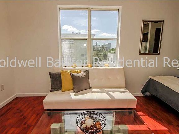 2nd image of 1502 Jefferson Ave APT 304