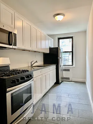 Rented by Zjama Realty Corp | media 9