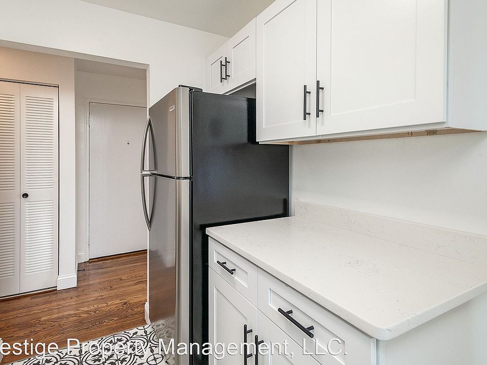 1st image of 2308 Harper Ave #1