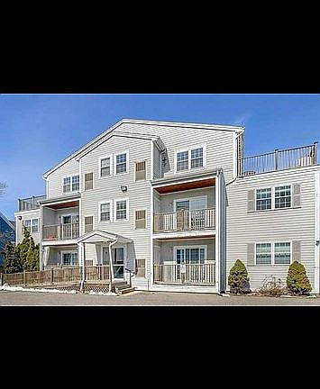 3rd image of 39 Fenton St Unit 6