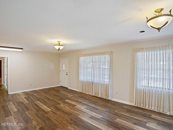 5th image of 109 Belmont Dr