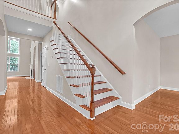 3rd image of 5003 Trinity Trace Ln