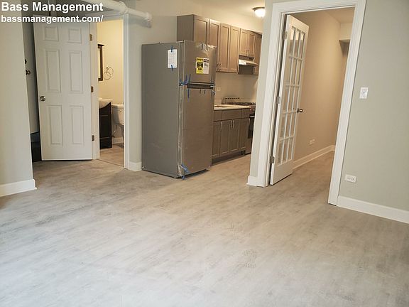 2nd image of 3240 W Sunnyside Ave #B