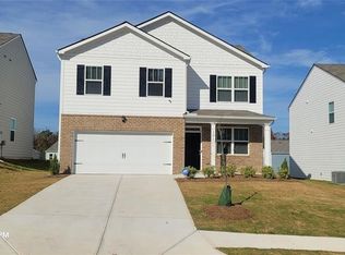 8236 Bluewater Dr, Fairburn, GA 30213