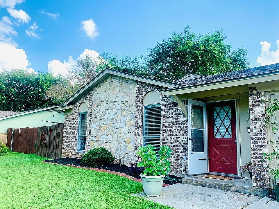 1st image of 408 Live Oak Dr