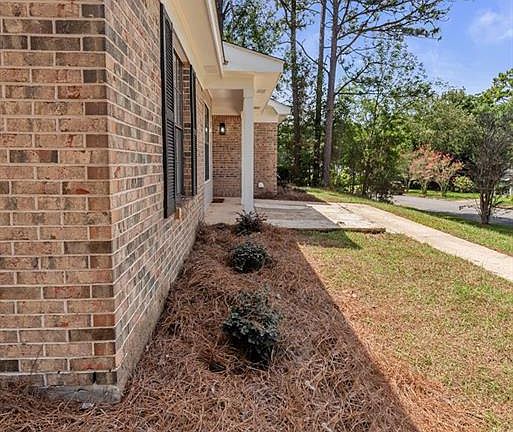 5th image of 1631 Longwood Pl