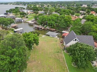 2121 N Rough Creek Ct, Granbury, TX 76048