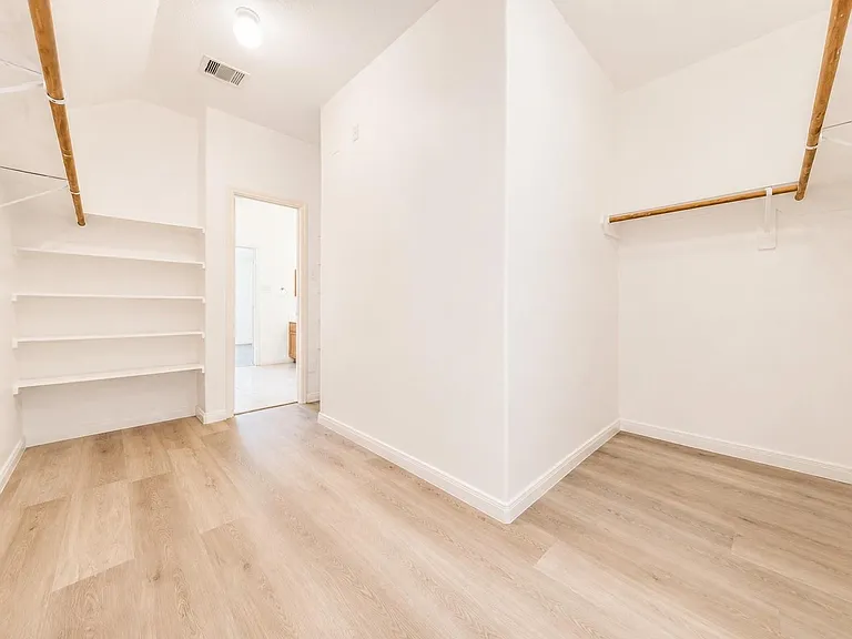 7219 Brookville Ln — Photo 16