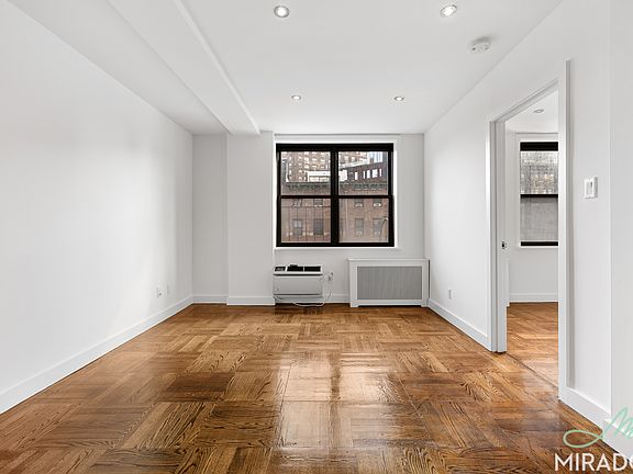 3rd image of 255 W 14th St APT 4A