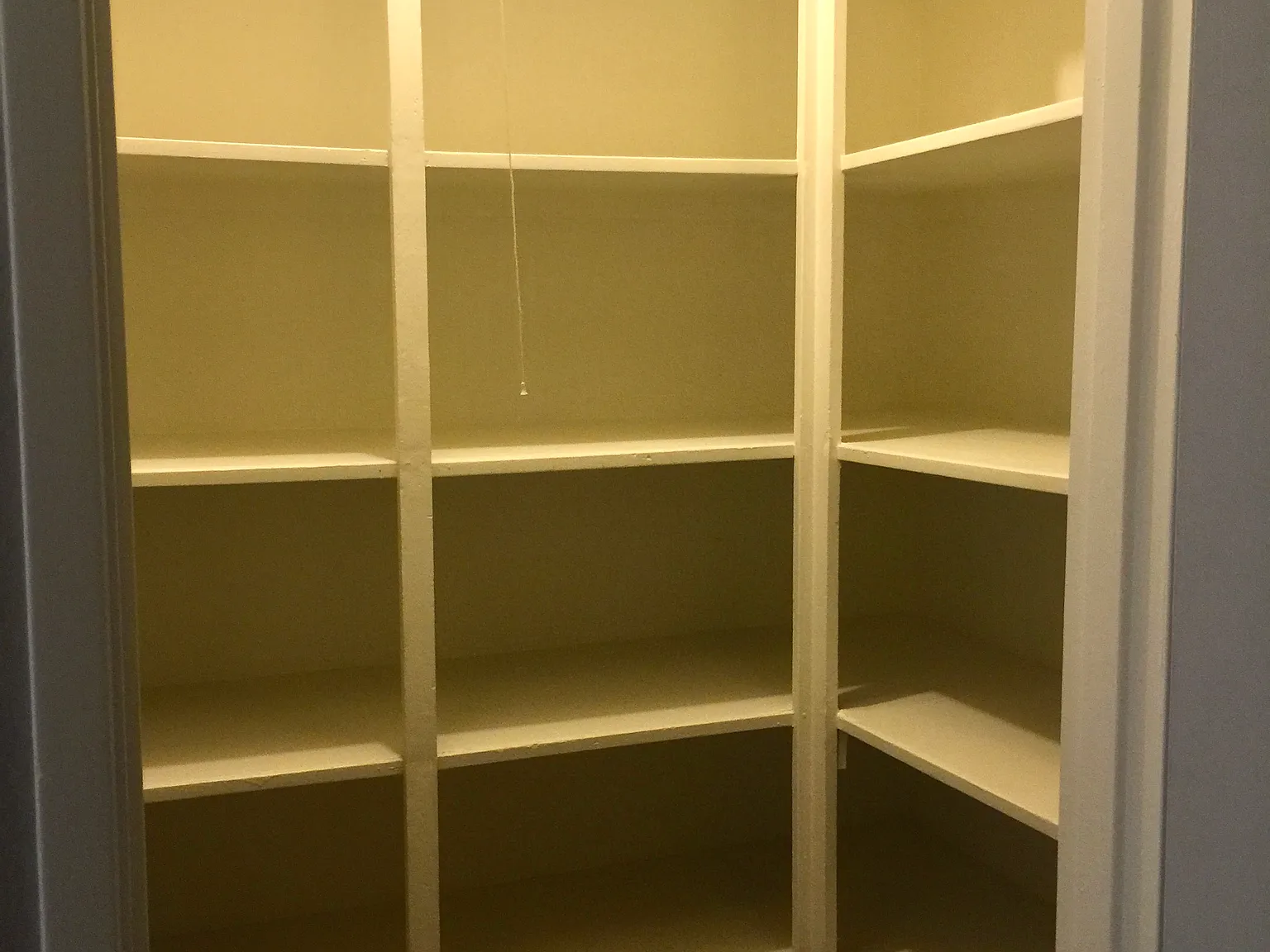 3 bed, 1.5 bath, 1200 sqft, $1,800 — Photo 2