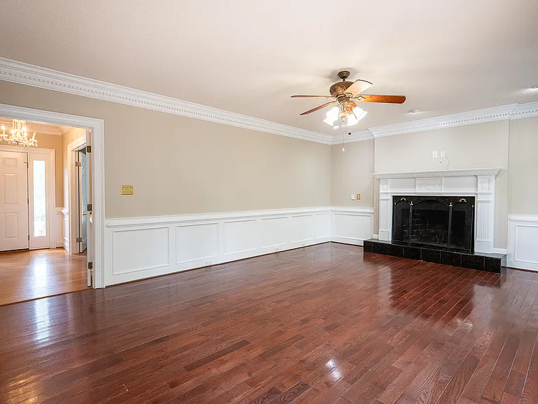 4135 Knollcrest Cir N — Photo 14