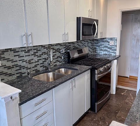 4th image of 540 Ocean Pkwy APT 6H