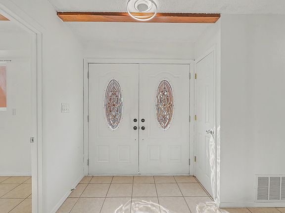 4th image of 808 Villa Verde Dr SE
