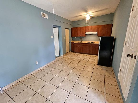 2nd image of 118 N Van Buren Ave