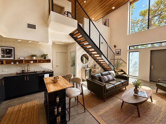 5th image of 2450 S Barrington Ave #11599436