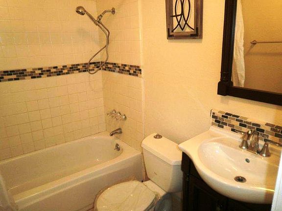 5th image of 679 Center St APT 8