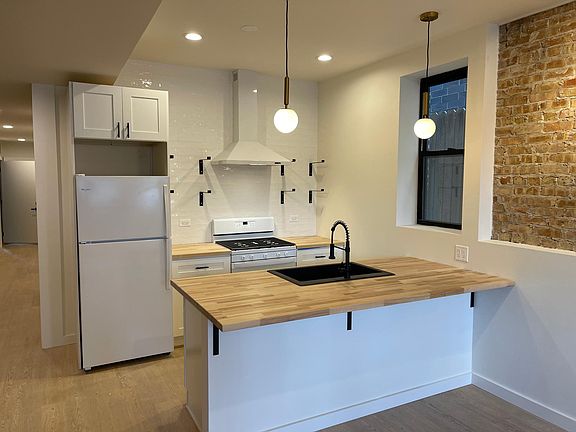5th image of 2210 W Ohio St #1